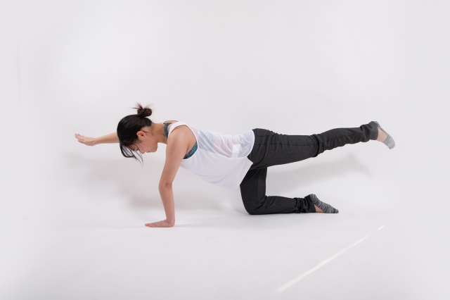 あなたの腹筋運動、逆効果かも？腰を守る正しい体幹トレーニング